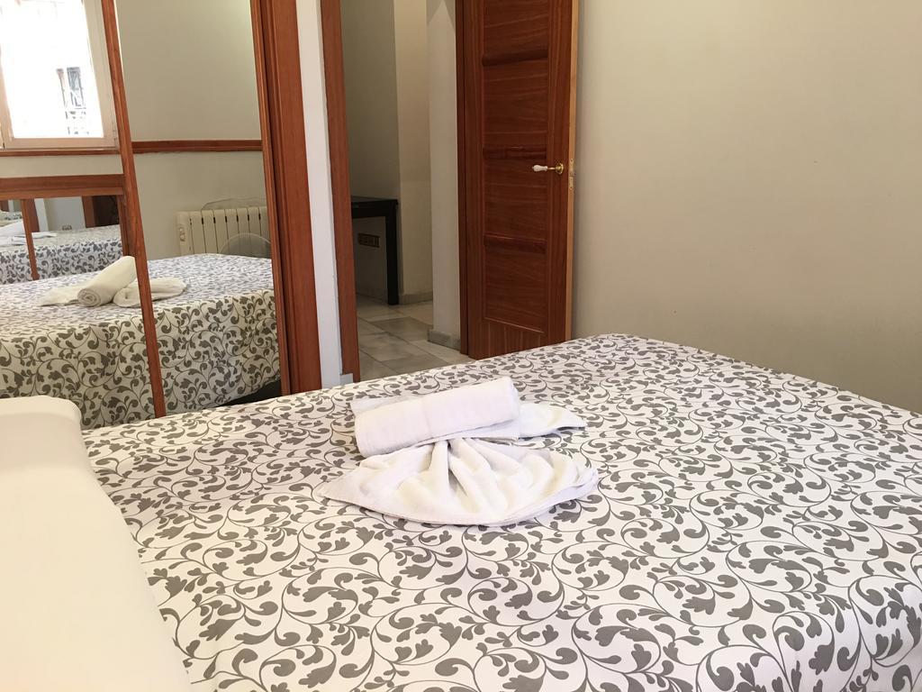 Apartamentos Good Stay Prado Madryt Zewnętrze zdjęcie