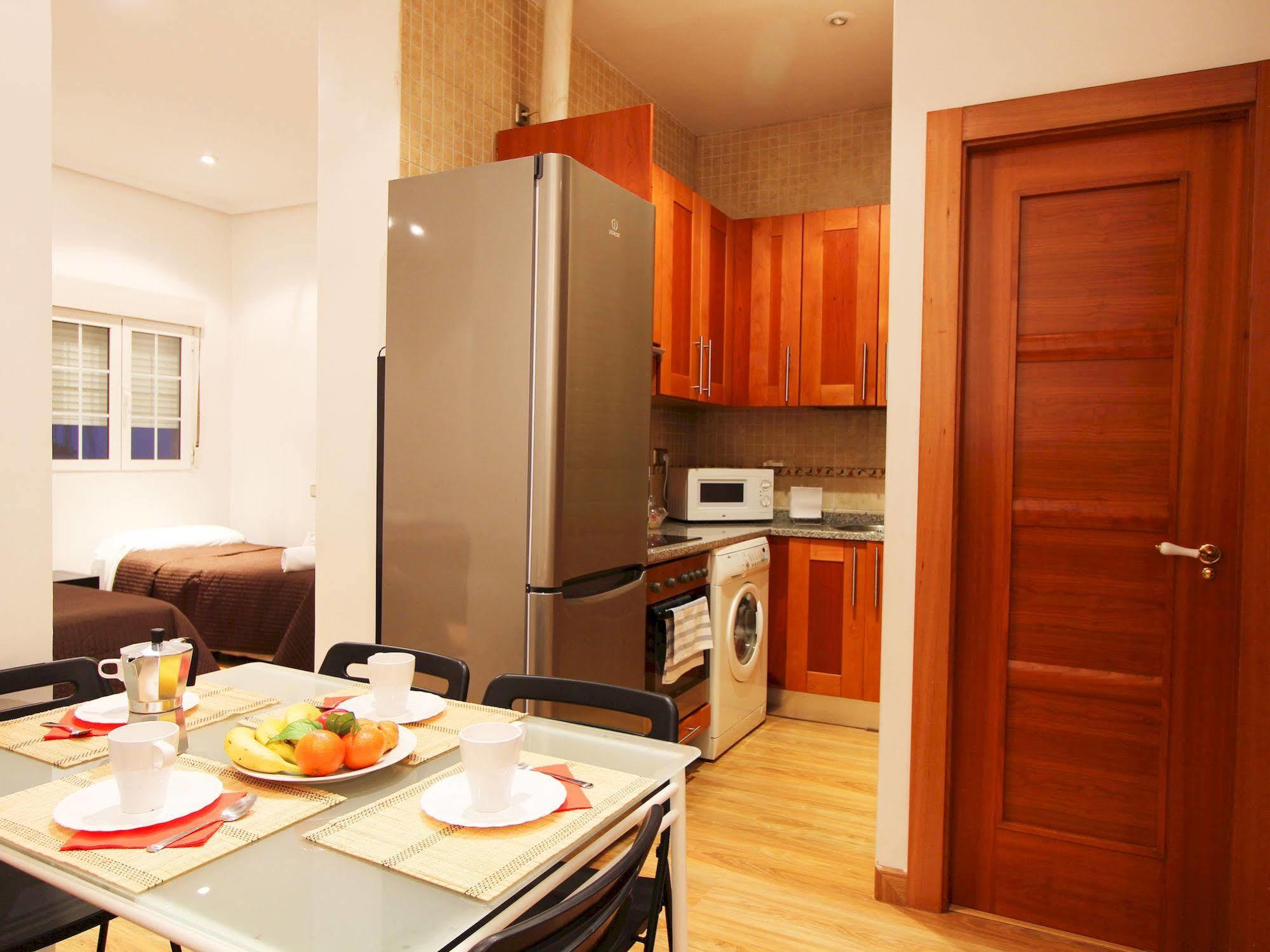 Apartamentos Good Stay Prado Madryt Zewnętrze zdjęcie
