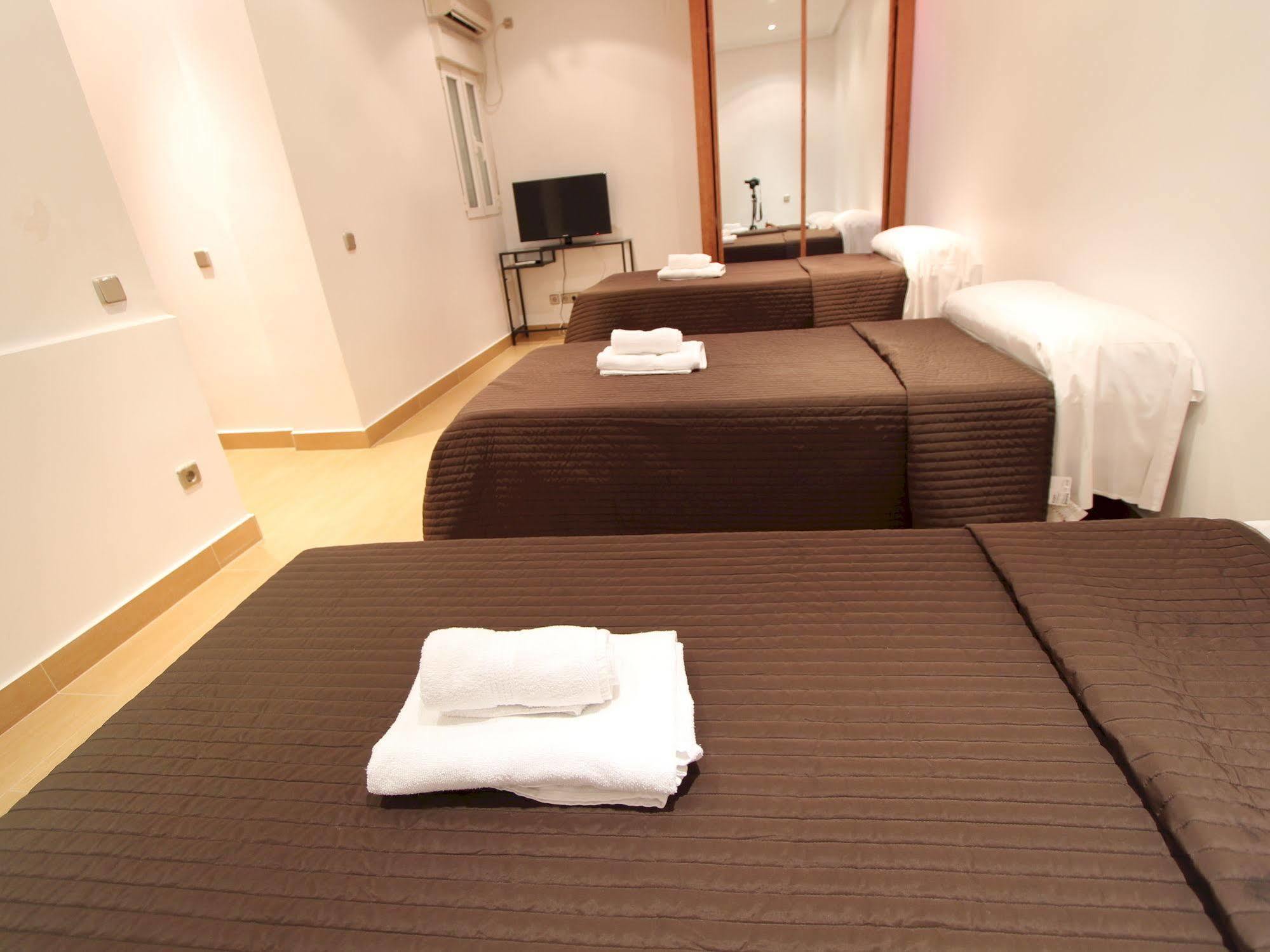 Apartamentos Good Stay Prado Madryt Zewnętrze zdjęcie