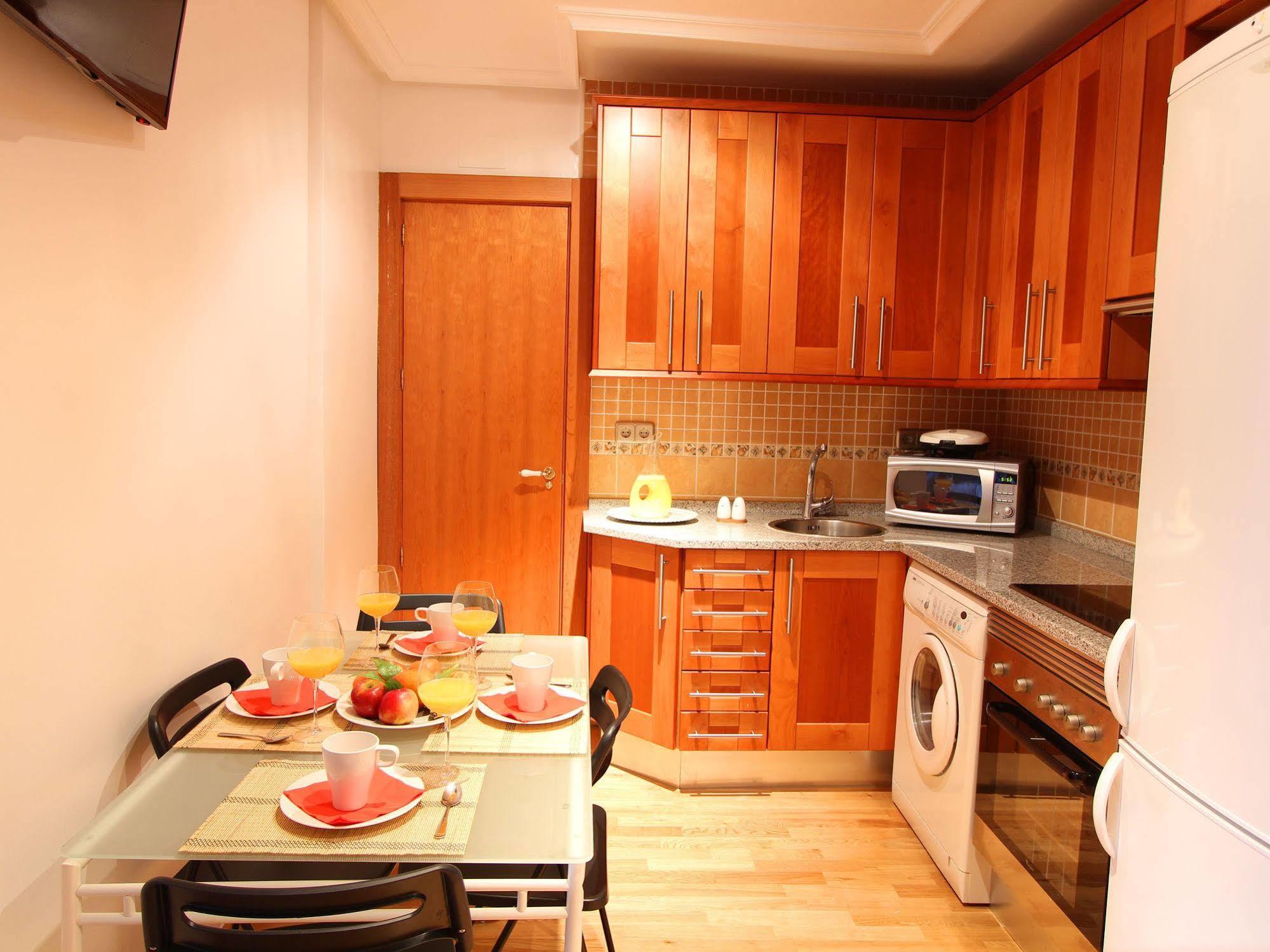 Apartamentos Good Stay Prado Madryt Zewnętrze zdjęcie